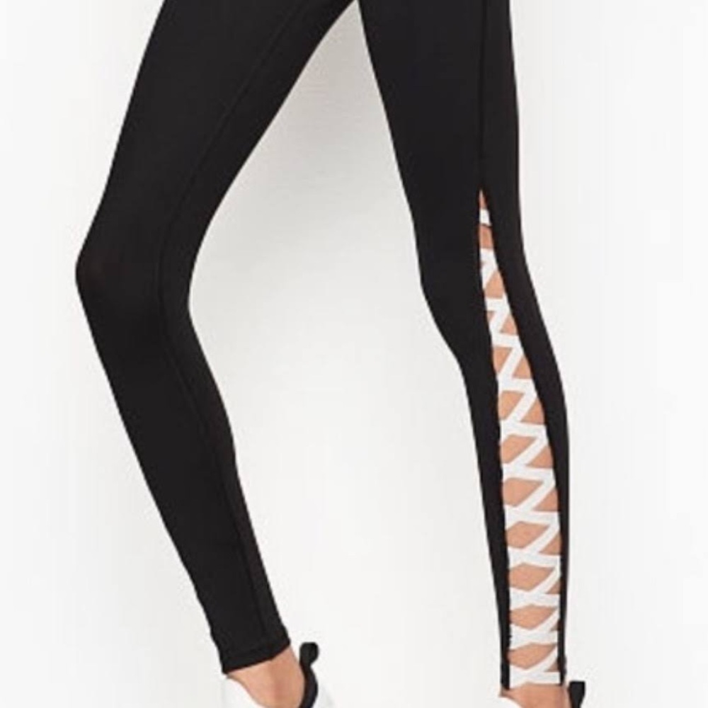 Victoria's Secret Sport Knockout Criss Cross Leggings in
Black & Silver Tight XS